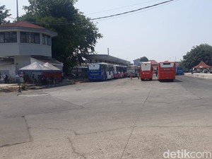 Masih Ada Penghuni Liar, Begini Kondisi Terminal Pulogadung yang Sedang Dirombak