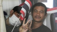 Menurut pernyataan Kementerian Tenaga Kerja Thailand, tercatat ada sekitar 30.000 warga negara Thailand yang bekerja di Israel, dengan sebagian besar di sektor pertanian.  