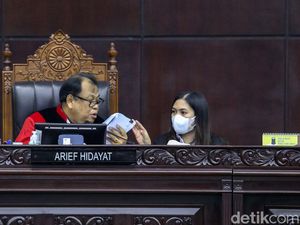 Terbelah, Ini Pendapat Akhir 9 Hakim MK Soal Kepala Daerah Bisa Jadi Capres