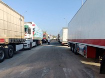 Truk Bantuan untuk Warga Gaza Tertahan di Perbatasan Rafah