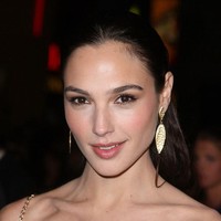 Gal Gadot menemukan passion-nya di dunia hiburan saat menjadi aktris. Dia terpilih memerankan karakter Gisele Yashar dalam film pertamanya Fast & Furious yang rilis pada 2009. Foto: Getty Images via AFP/JASON MERRITT