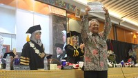 Lulusan Wisuda ke-49 ini menambah jumlah alumni USAHID yang kini berjumlah lebih dari 15.000 alumni.