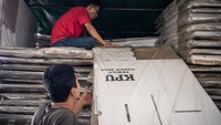 Kotak suara terbuat dari karton dupleks yang kedap air. Bilik suara memiliki ukuran 60 centimeter kali 50 centimeter. Bilik suara dirancang untuk memberikan ruang yang cukup bagi pemilih nantinya.  