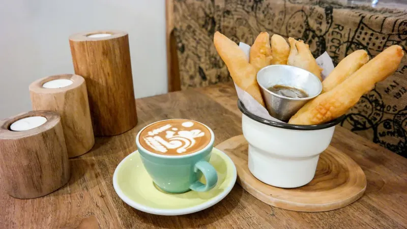 5 Kedai Kopi Suasana Lokal yang Cocok Untuk Tempat Ngopi Pagi Hari