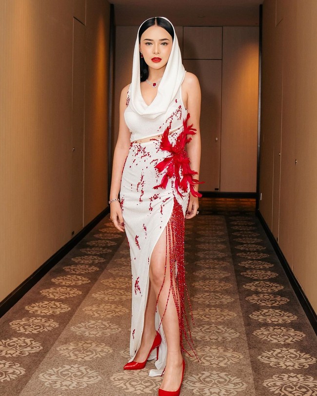 Di film terbarunya wanita 23 tahun itu diketahui dipercaya memerankan tokoh karakter utama. Ia dipasangkan dengan aktor Aliando Syarief. Foto: Instagram