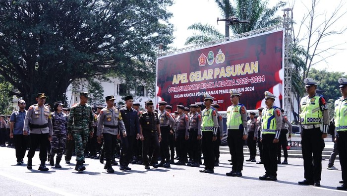 Apel pasukan Polda Jabar menjelang Pemilu 2024.