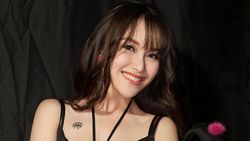 Di Balik Makeup Cantik Ayu Ting Ting Ada Wudhu yang Dijaga