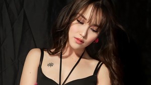 Nasib yang kurang beruntung kembali dialami oleh Ayu Ting Ting karena batal menikah dengan Muhammad Fardhana. Pada 2021, ia juga gagal nikah dengan Adit Jayusman. Foto: Instagram/@ayutingting92
