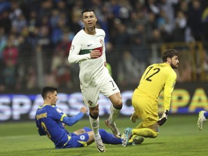 Ronaldo Brace, Portugal Pesta Gol di Kandang Bosnia 5-0