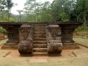 4 Situs Keramat di Jawa Timur