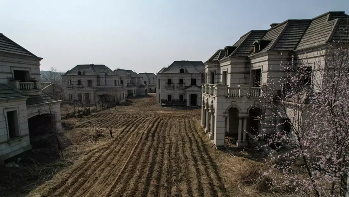 Deretan Rumah Mewah yang Kosong/Jade GAO/AFP
