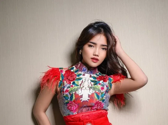 Fuji dan Aaliyah Massaid
