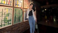 Di Instagram, Hana Hanifah menulis soal badai. Tapi, ia percaya tak selamanya hujan itu akan membasahi kehidupannya. (Foto: dok Instagram)