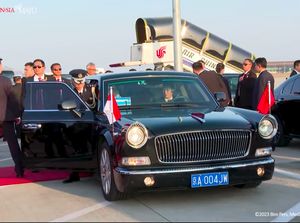 Mobil Mewah China Jemput Jokowi di Beijing