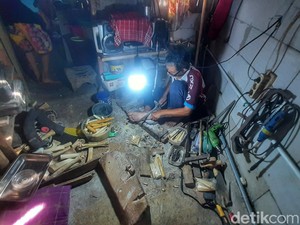 Keren, Pengrajin Ini Sulap Tulang Kaki Sapi Bekas Mie Kocok Jadi Kerajinan