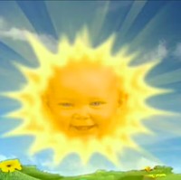 Kamu yang dulu menggemari program anak asal Inggris mungkin akan merasa semakin tua ketika tahu kabar terbaru dari si bayi matahari. Jess Smith yang dulu menggemaskan kini telah menjadi wanita dewasa dan sudah dikarunia anak pertamanya. Foto: Dok. BBC