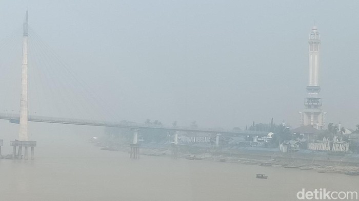 Kabut asap di Jambi.