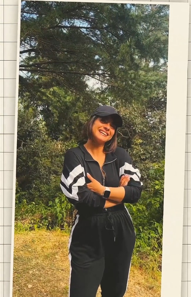 Banyak netizen memuji penampilan awet muda Kajol dan berpendapat dia masih pantas memerankan Anjali setelah 25 tahun. “Sangat manis dan cerah berenergi dengan kilau yang sama seperti saat itu! Semoga kilaumu bersinar selamanya!” puji netizen. Foto: Instagram/@kajol