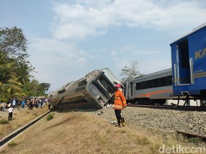 Suasana Terkini TKP Kecelakaan KA Argo Semeru dan Argo Wilis di Sentolo