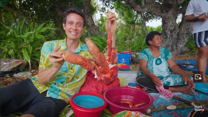Kepiting kelapa atau kepiting kenari yang ukurannya jumbo
