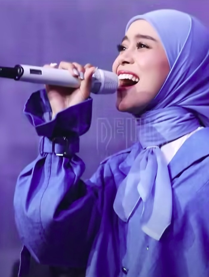 Lesti Kejora Saat ini, video musik lagu Sumpah I Love You masuk jajaran trending YouTube music. Lagu tersebut dinyanyikan oleh Dewa 19 feat Lesti Kejora.
