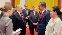 Jokowi terlihat sangat semringah.