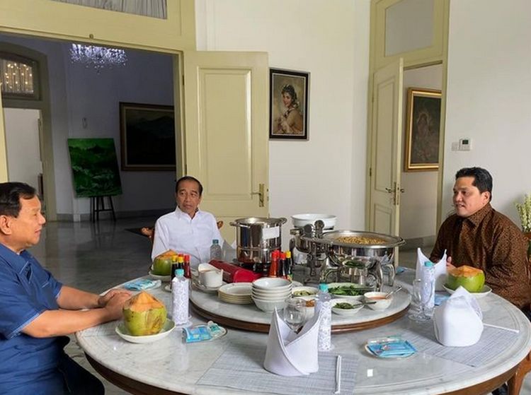 Momen Prabowo Subianto Saat Makan Bareng Presiden Jokowi hingga Ridwan Kamil