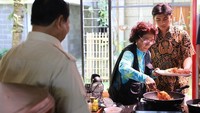Prabowo juga pernah dimasakkan langsung oleh mantan Menteri Kelautan dan Perikanan, Susi Pudjiastuti. Foto: Instagram @prabowo