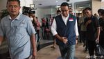 Naik Sepeda, Anies Cek Kesehatan untuk Daftar Capres di RS Fatmawati