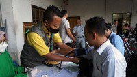 Harapan Jaya selaku perusahaan otobus di Indonesia mengungkapkan rutin melakukan cek kesehatan kepada pengemudi untuk menjamin keamanan penumpang.  