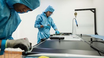 Menurut dia, fasilitas produksi Maxhub di Kelapa Gading Indonesia mampu memproduksi sendiri. Dia menyebut sudah merakit puluhan unit tiap minggunya untuk memenuhi kebutuhan konsumen.  