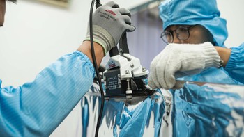 Sebagai penyedia produk LCD, MAXHUB selalu berfokus pada pengembangan teknologi aplikasi pintar untuk mengoptimalkan penggunaan LED dalam ruangan. Produk baru ini menghadirkan Interactive Flat Panel (IFP) Classic dengan fitur 4K Ultra HD, 99% Color Gamut, memiliki kamera 48MP dengan fitur WDR anti-backlight, 8 Microphone Array dengan fitur AI Noise Reduction, Speaker 10Wx2 + 20W Speaker, Anti Glare, Zero Parallax, dan juga Co-Whiteboard.  