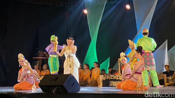Perhelatan ASEAN Panji Festival 2023 di GOR Jayabaya Kota Kediri yang diikuti seniman dari 9 negara Asia Tenggara.