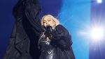 Potret Madonna Mulai Tur Dunia Setelah Pulih dari Infeksi Serius