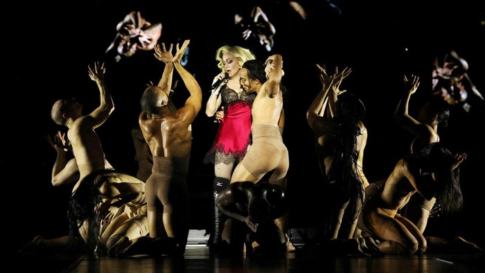 Potret Madonna Mulai Tur Dunia Setelah Pulih dari Infeksi Serius Madonna performs during the opening night of The Celebration Tour at The O2 Arena in London, Britain October 14, 2023. Kevin Mazur/WireImage for Live Nation/Handout via REUTERS THIS IMAGE HAS BEEN SUPPLIED BY A THIRD PARTY. MANDATORY CREDIT. NO RESALES. NO ARCHIVES. NO USE AFTER OCTOBER 14, 2024.