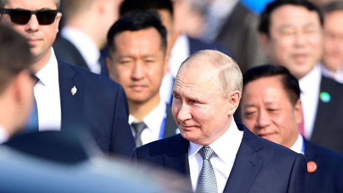 Russias President Vladimir Putin arrives at Beijing Capital International Airport to attend the Third Belt and Road Forum in Beijing, China, October 17, 2023. Parker Song/Pool via REUTERS Acquire Licensing Rights
