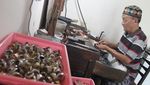 Melihat Produksi Perhiasan Perak di Malang