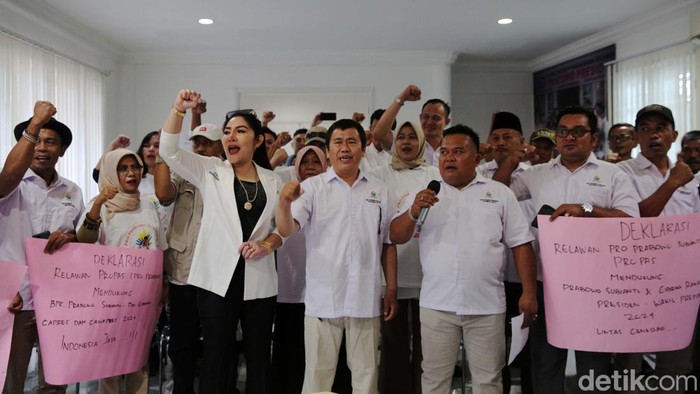 Putusan MK membuat Gibran Rakabuming Raka berpeluang menjadi cawapres pada pemilu 2024. Relawan Propas pun mendekalasikan Prabowo-Gibran sebagai Capres-Cawapres.