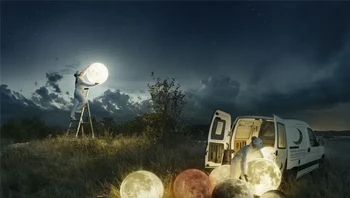 Nah tanpa Photoshop untuk hadirkan Bulan dan planet lain. Foto: Brightside
