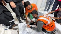 Korban tewas saat bertugas membantu warga Gaza yang menjadi korban perang. 