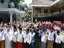 Sambut Putusan MK, Santri Pecinta Gibran Gelar Istigotsah