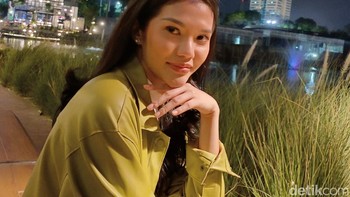 Mencoba mode portrait di malam hari. Foto: Adi Fida Rahman/detikINET