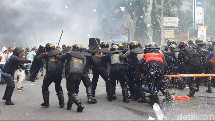 Situasi saat simulasi Sispamkota di Pekanbaru