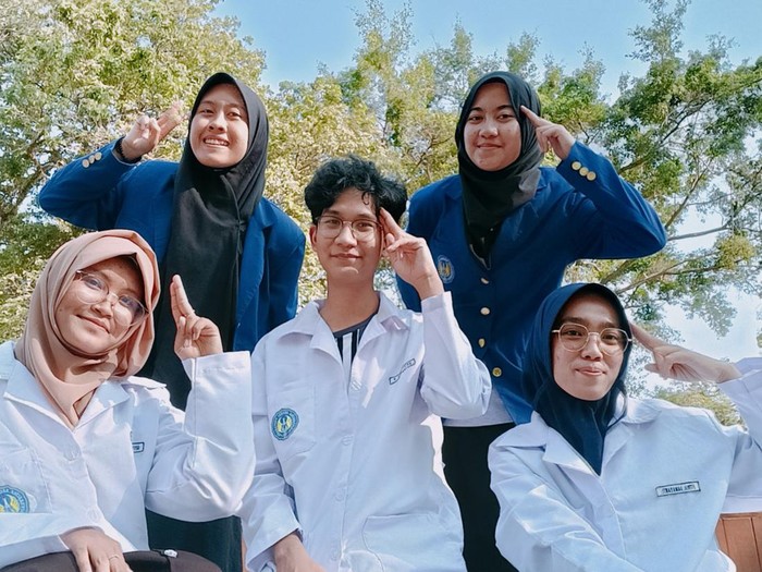 Tim Mahasiswa FMIPA UNY membuat inovasi dalam upaya mereduksi radiasi Elektromagnetik (EMF) yang dihasilkan oleh laptop.