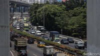 Tol layang Cikunir-Ulujami ini nantinya akan semakin meningkatkan kapasitas dan menyediakan jalur alternatif jarak jauh bagi pengendara yang akan berpergian dari dan ke Bandara Soetta. 