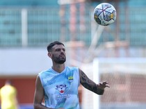 Peluang Tyronne del Pino Kembali Berseragam Persib