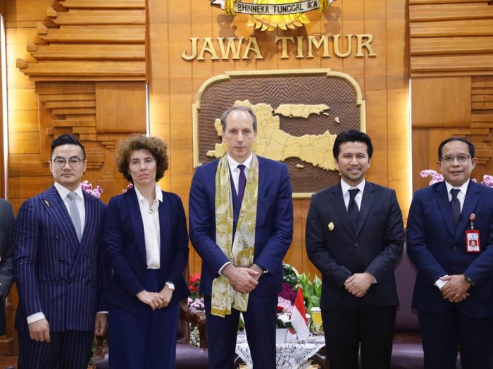 Wagub Jatim Emil Elestianto Dardak dan Duta Besar Prancis untuk Indonesia, Timor Leste dan Asean H.E. Mr. Fabien Penone di Gedung Negara Grahadi