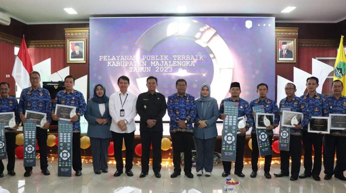 Wakil Bupati Majalengka Tarsono D Mardiana memimpin kegiatan Pelayanan Publik Prima di Gedung Yudha Karya, Selasa (17/10/2023).