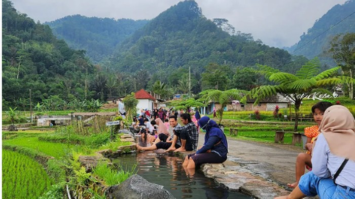 Wisata Air Kalikesek.