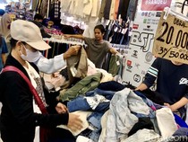 Pedagang Thrifting Pasar Senen Dibuat Ketar-ketir Oleh Purbaya